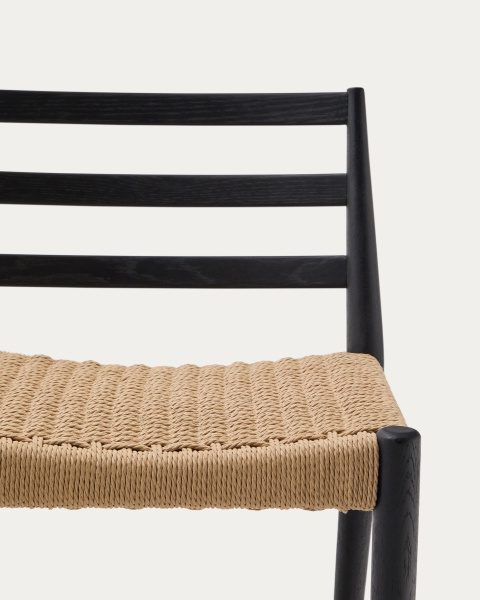 Барный стул Analy из массива дуба с черной отделкой и сиденьем из веревки