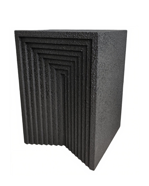 Чёрный приставной столик “Кносс”