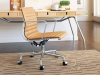Офисное кресло Eames Ribbed EA117