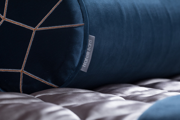 Комплект покрывало с саше и 7 подушками TEXTILE, FRATELLI BARRI